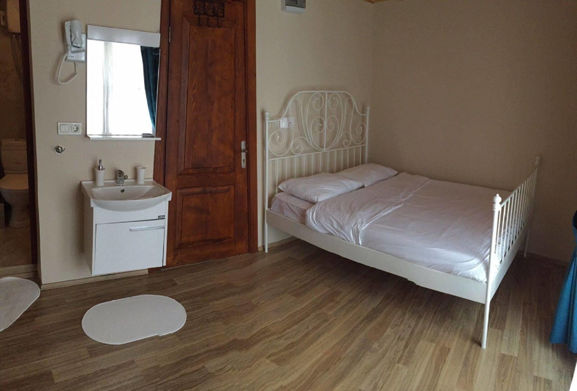 Cheers Midtown Hostel Stambuł Zewnętrze zdjęcie