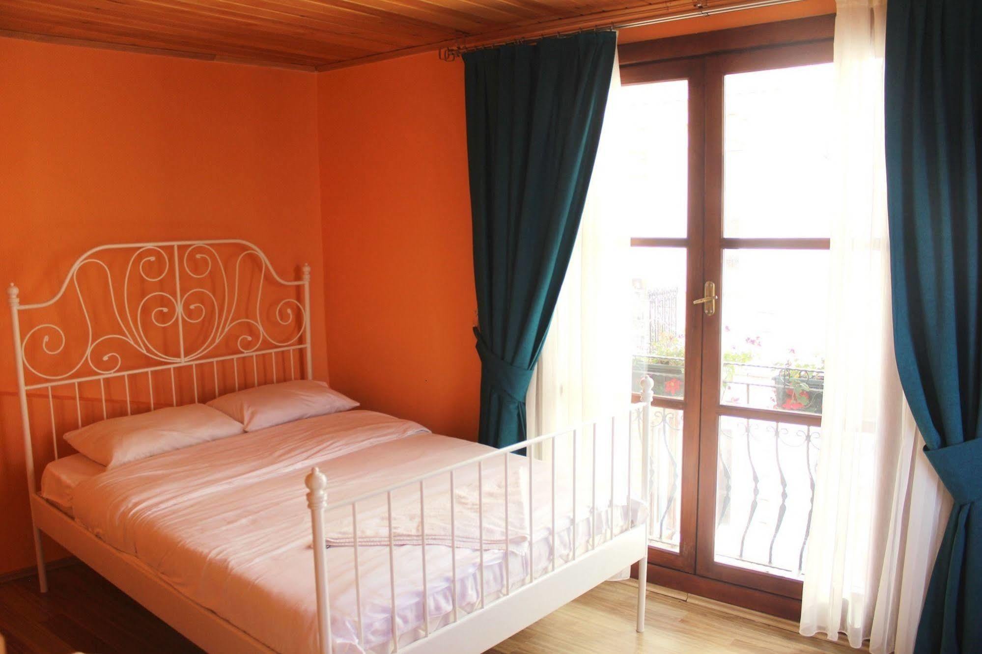 Cheers Midtown Hostel Stambuł Zewnętrze zdjęcie