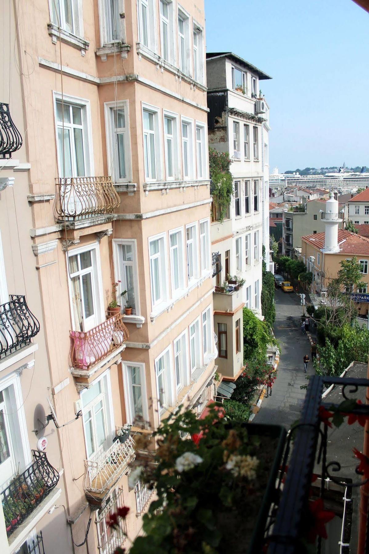 Cheers Midtown Hostel Stambuł Zewnętrze zdjęcie